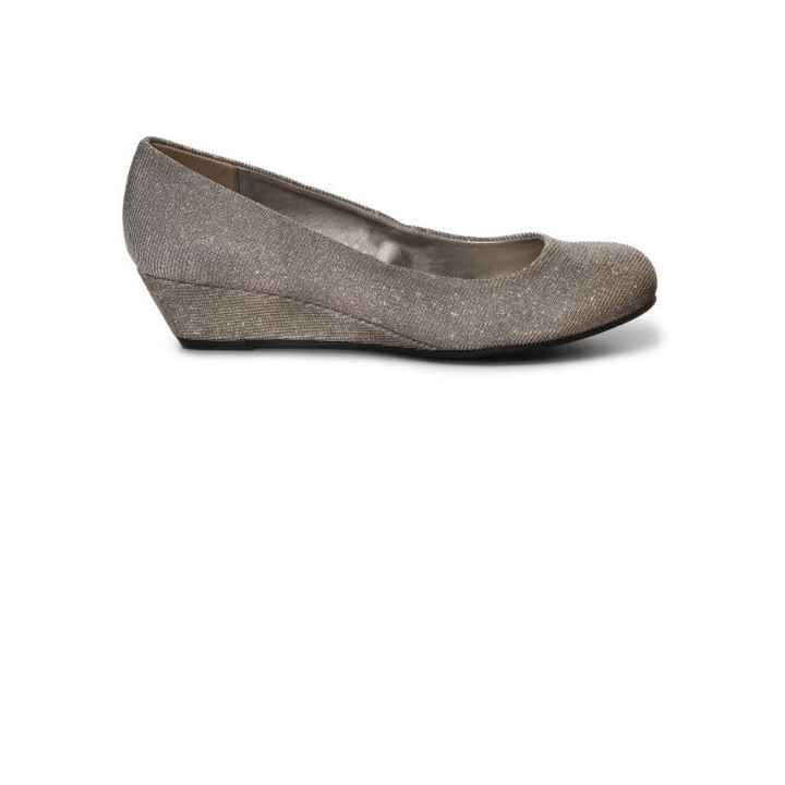 Show me your shoes ladies