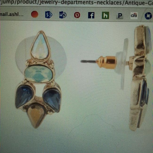 Show me your earrings!