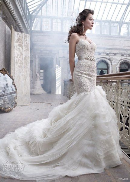 Show me your dress and your accessories!