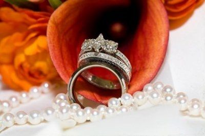 My day turned into a bummer... show me your rings/dresses to cheer me up please!