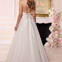 Help! Torn between two dresses!