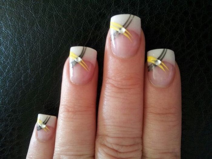 Show me your wedding manicures!