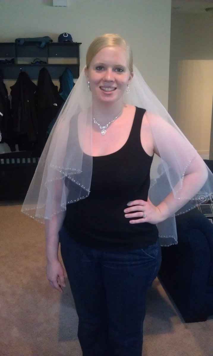 Don't want to spend tons of $ on a veil? I didn't either! *pic*
