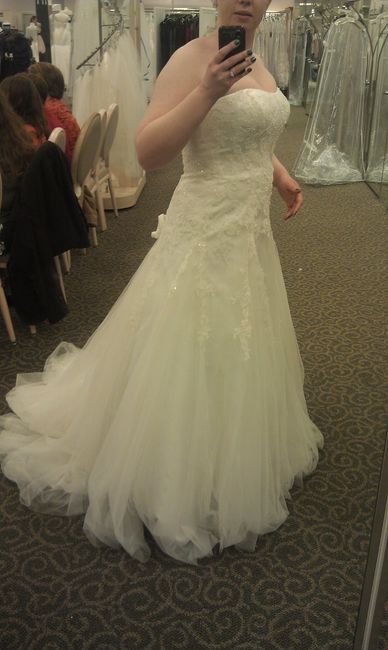 Show us your wedding dress!!!!!!