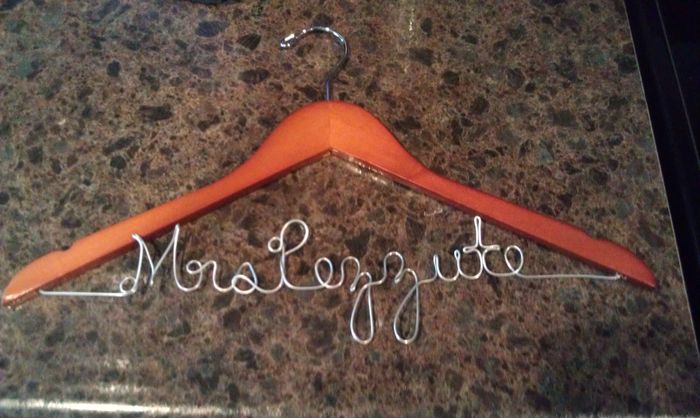 ***UPDATE*** Customized Hanger Bought from Etsy Seller - Shoud I be concerned???