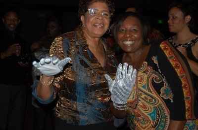 professional pics in!! yay!! **pic heavy**(more pics!! on page 2..im sorry!!!lol)