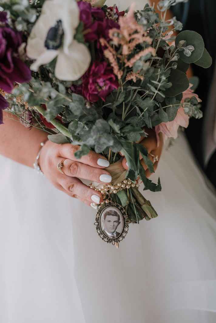 Memorial to my Grandfather on my Bouquet