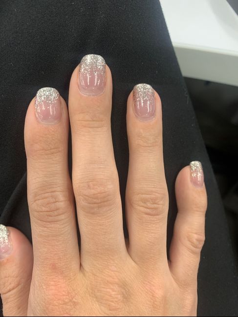 How are you doing your nails? - 1