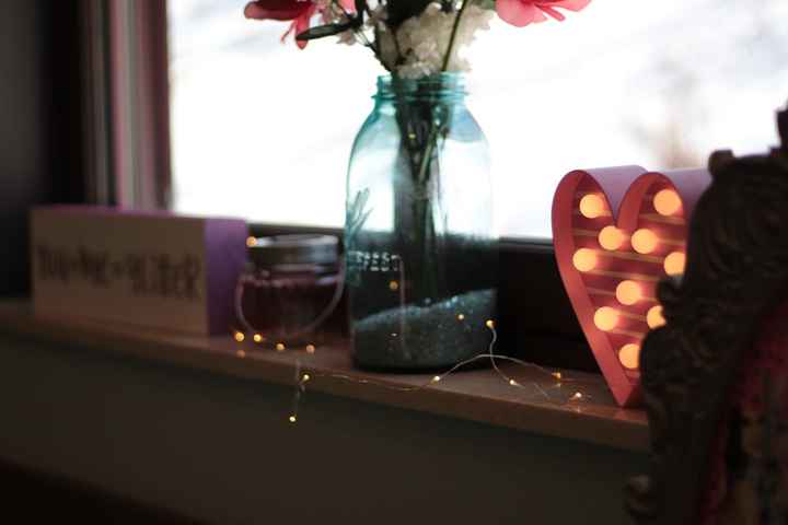 Some cute decor near the gifts