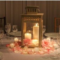 Show me your center pieces...I NEED inspiration!!!