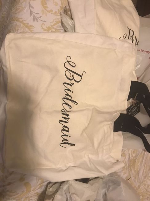 Bridesmaid Tote bags! What to put in them! 1