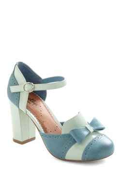 Alright ladies! Let's see your something blues!