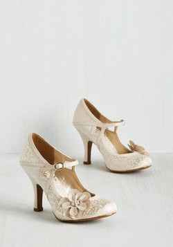 Cold Weather Brides...show me your shoes!