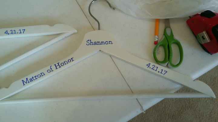 DIY hanger brag