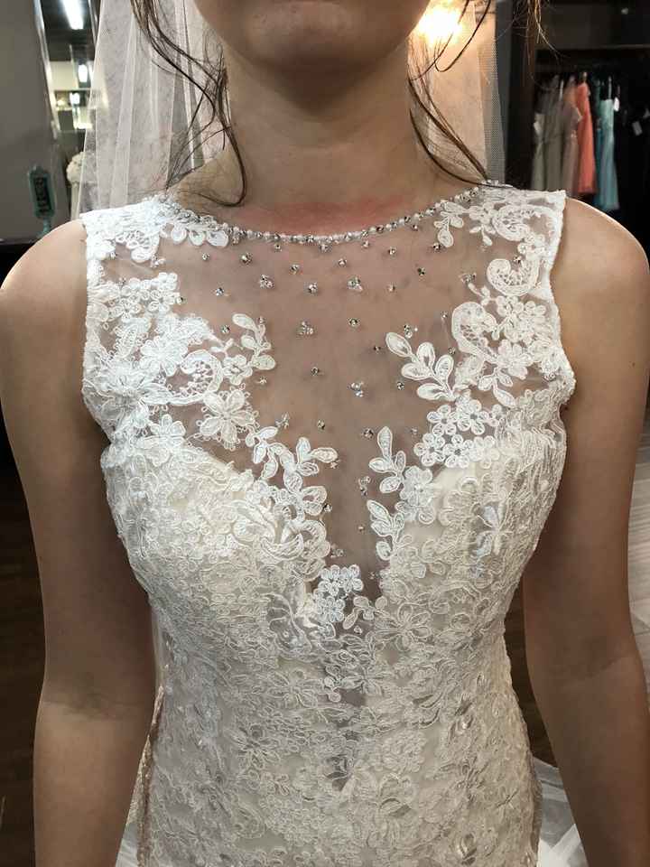 Illusion neck line irritation 😣 - 1