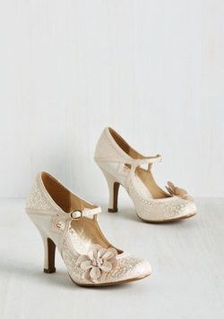 Cold Weather Brides...show me your shoes!