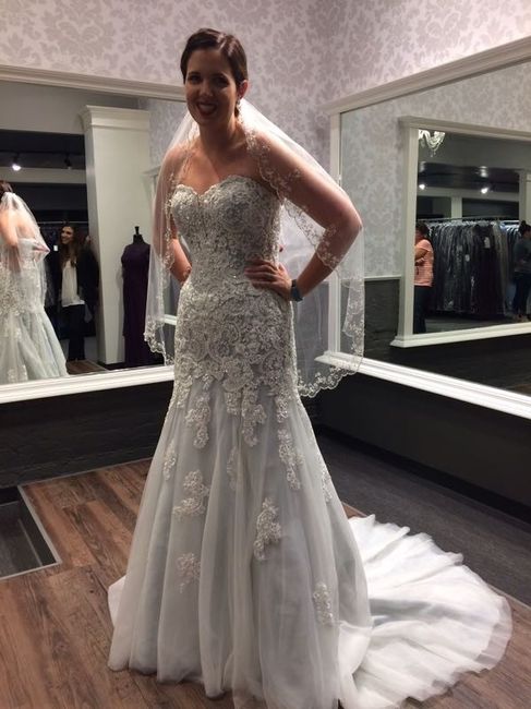 Ok ladies... Drop a pic of your BEAUTIFUL DRESSES