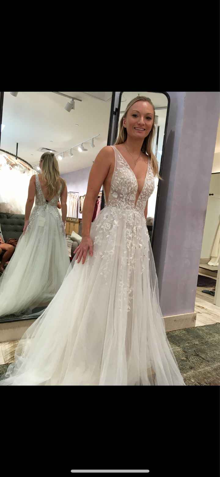 i wanna see the dresses yall didnt get - 1