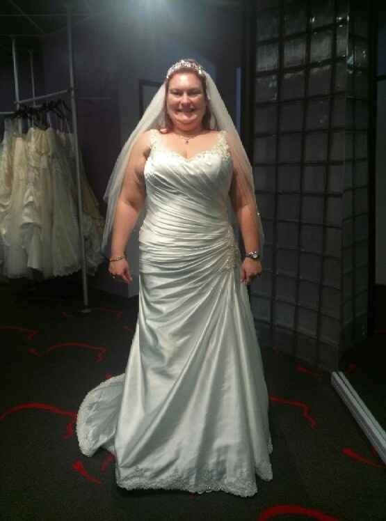 Let's show off our wedding gowns!