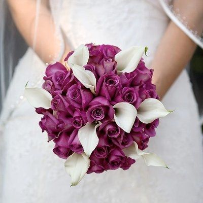 Decided to go with white calla lillies for DIY bouquets, but need accent flowers.