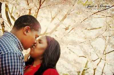 We got a sneak peak of some of our E-pics...cant wait til out cd comes!! Pics inside!!