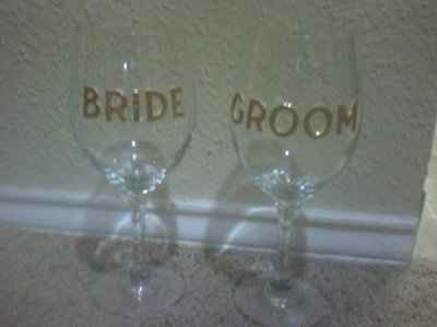 Customized Bridesmaids Wine Glasses. HOW TO DO??