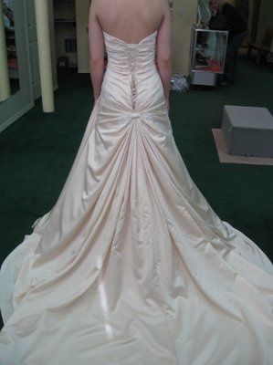 post your wedding  dress pic thanks.