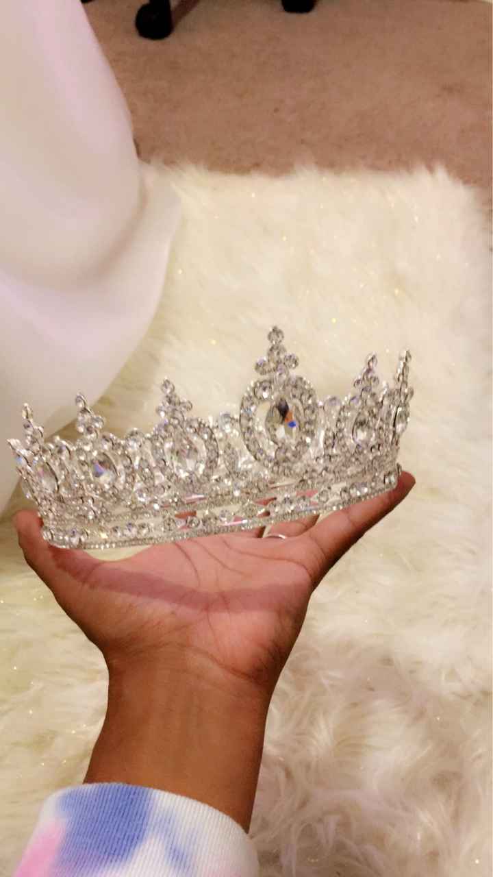 Veil, tiara, hair vine, hair comb, modern or traditional? What are you doing? - 1