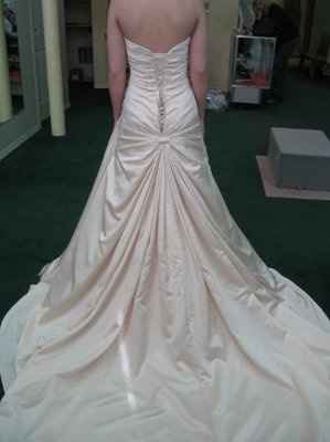 post your wedding  dress pic thanks.