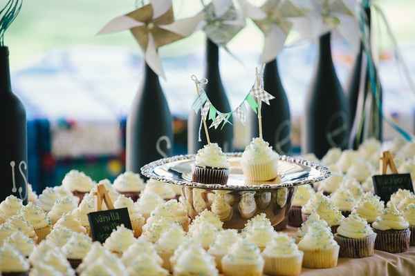 Those who are having a cupcake cake