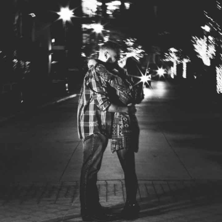 Engagement photo outfits