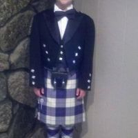 Groom wearing kilt for wedding? - 1