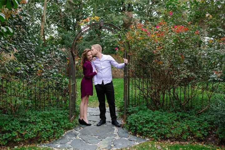 Engagement pic outfit help! - 1