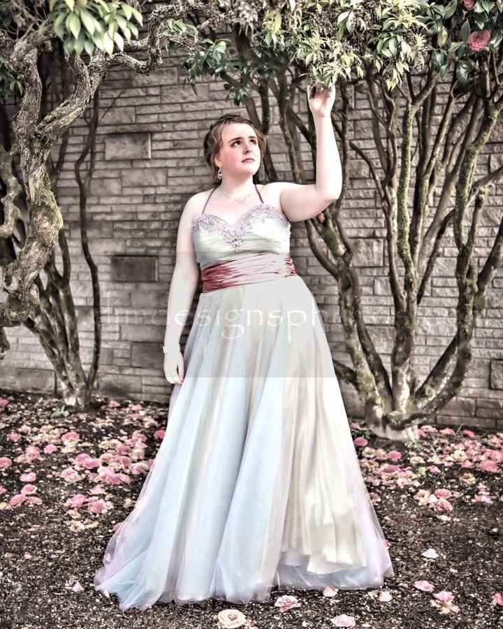 i love my dress but not the waist. - 1