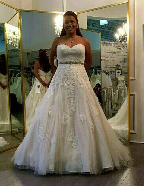 Ok ladies... Drop a pic of your BEAUTIFUL DRESSES
