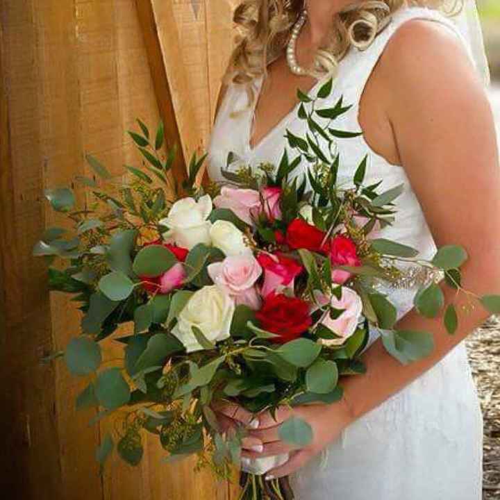 Real Flowers vs. Artificial. What did you ladies choose and why? - 1