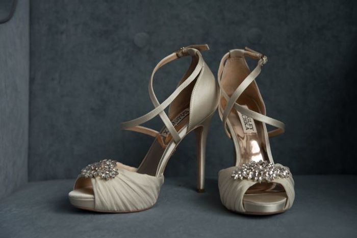 Share your wedding shoes!