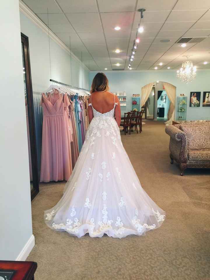 Help Me Pick A Dress!! (Pictures Included!)