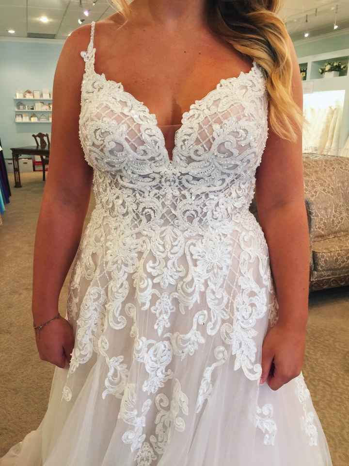 Help Me Pick A Dress!! (Pictures Included!)