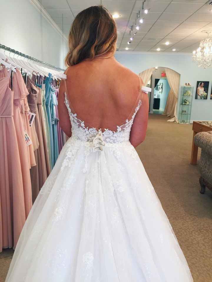 Help Me Pick A Dress!! (Pictures Included!)