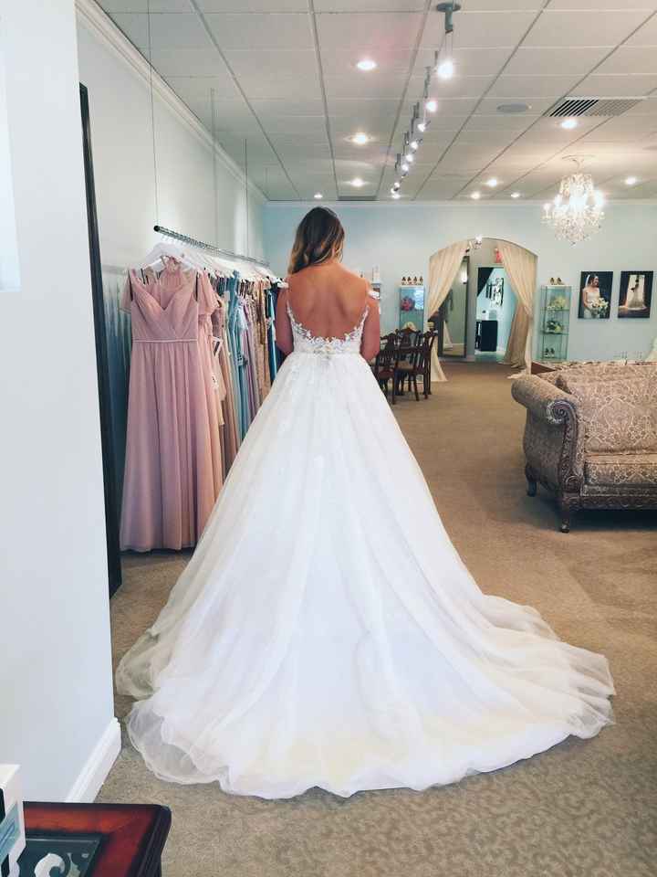 Help Me Pick A Dress!! (Pictures Included!)