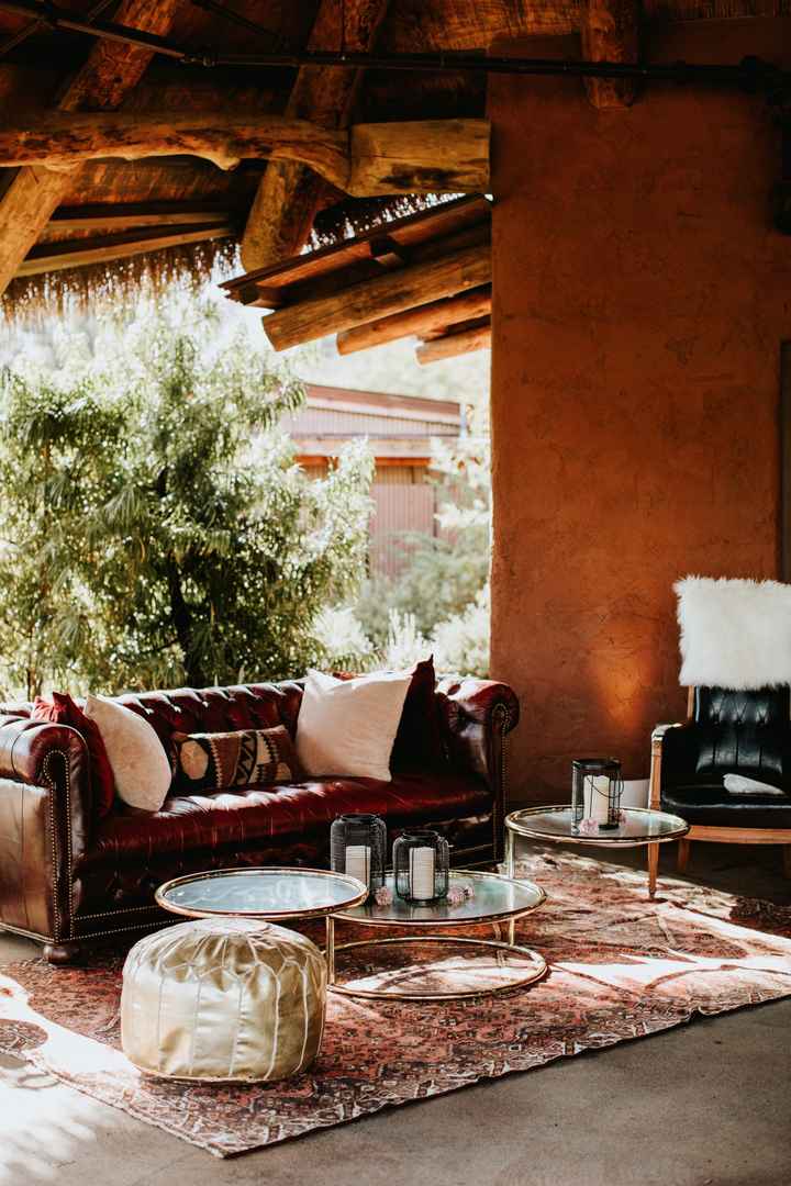 Lounge Area - In or Out! - 1