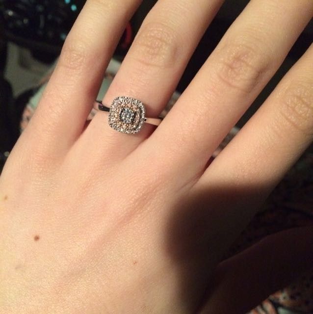 Love ring pics!