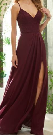 Different or same dress for matron and maid of honors 3