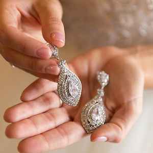 Earrings! Lemme see em