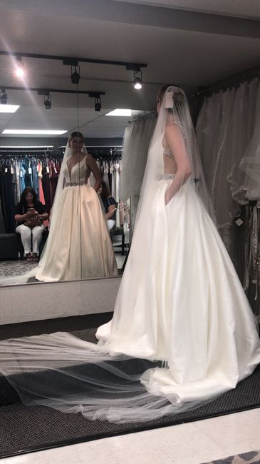 Veil length/style for a heavily detailed dress 3