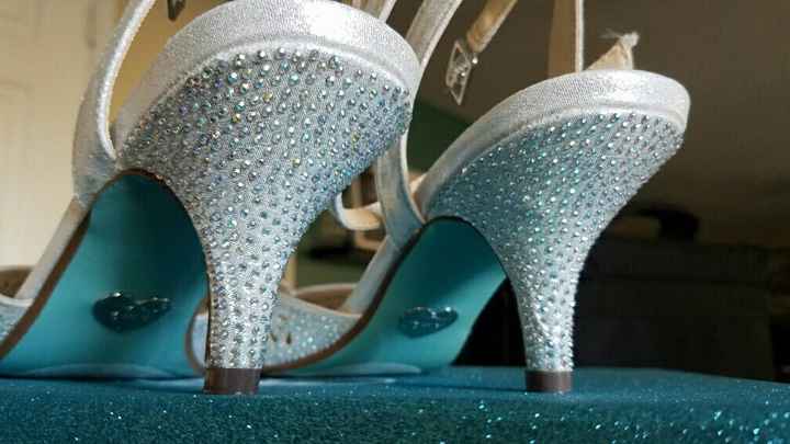 Anybody wearing mid sized heels??