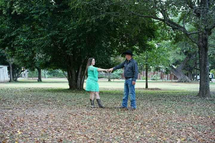 Engagement pictures are in!!!!