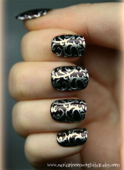 Favorite Gothic Wedding Nails Look? 2