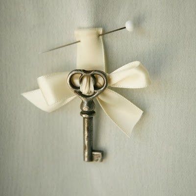 Key Boutonniere, Opinions